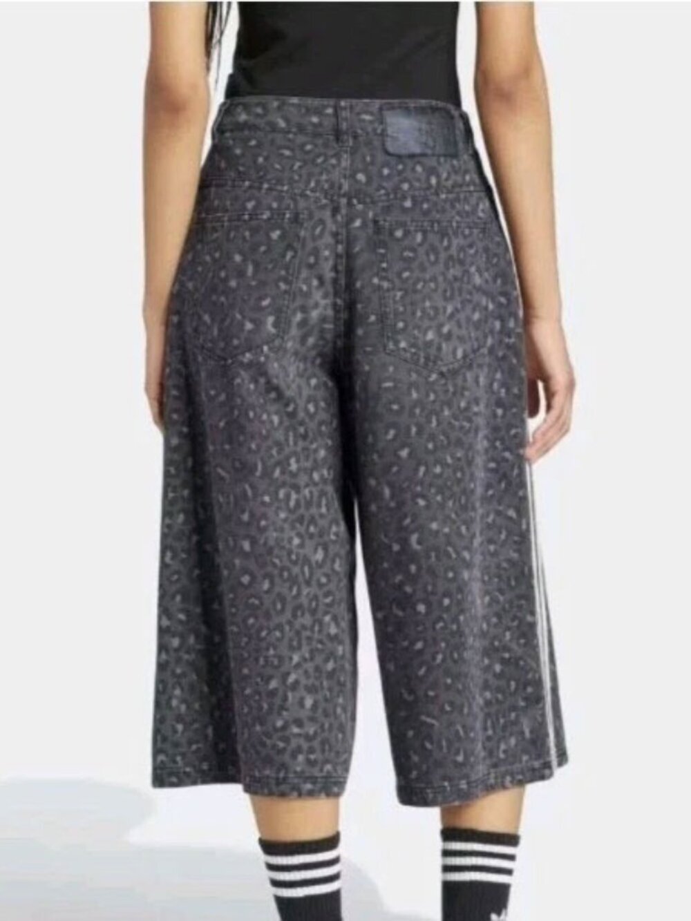 ADIDAS ORIGINALS 3 STRIPES LEOPARD DENIM BERMUDA SHORTS - Picture 7 of 7